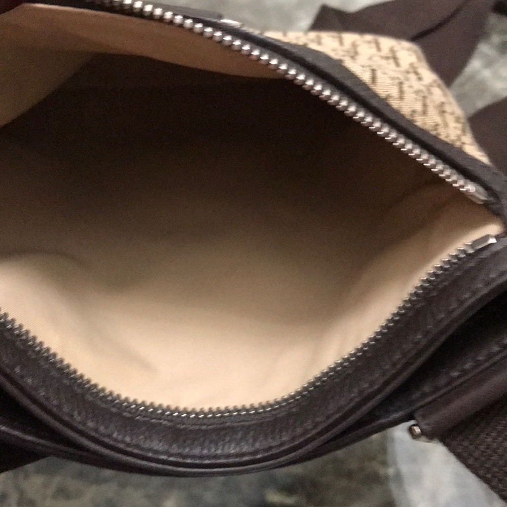 USED BUT LOOKS NEW‼️🤤 DIOR CROSSBODY BAG🤩‼️👜 - Picture 4 of 4